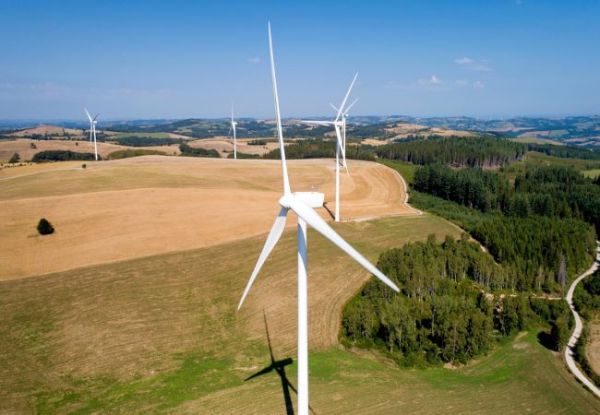 Annulation de l’autorisation d’exploiter un parc éolien projeté sur la commune de Verrières (Aveyron)