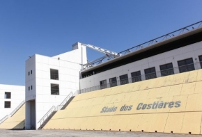 L’arrêté du maire de Nîmes refusant à la société Nemau un permis de construire valant autorisation d’exploitation commerciale dans le cadre de la restructuration du quartier du « Nouveau stade » est légal.