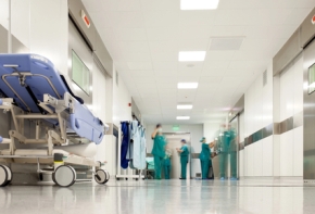 La cour précise l’interprétation de l’article 6 du décret du 4 janvier 2002 relatif au temps de travail effectif dans la fonction publique hospitalière