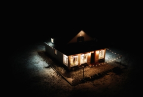 La cour confirme la légalité du refus de permis de construire un bâtiment destiné à accueillir des spectacles en zone agricole